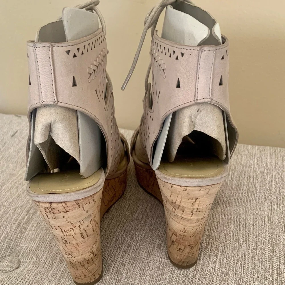 Marc Fisher Hosana Wedge Gladiator Sandals Taupe Leather Lace-Up Platform 10M